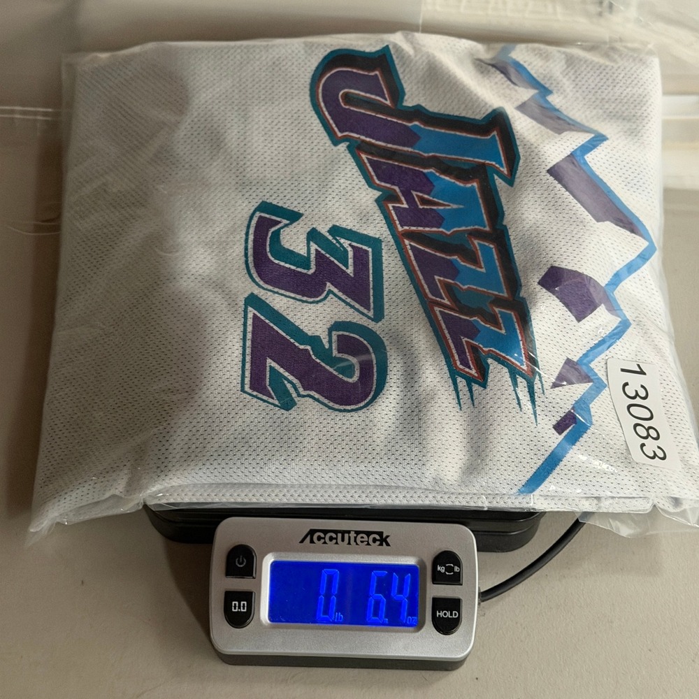 Vintage Utah Jazz Karl Malone 32 Champion Jersey White Size 48 Made in USA 90s - Picture 11 of 11